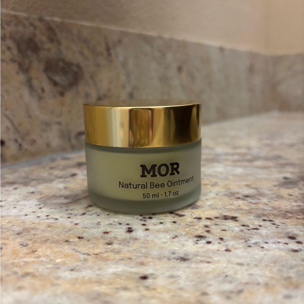 Natural Bee Ointment for Pain Relief